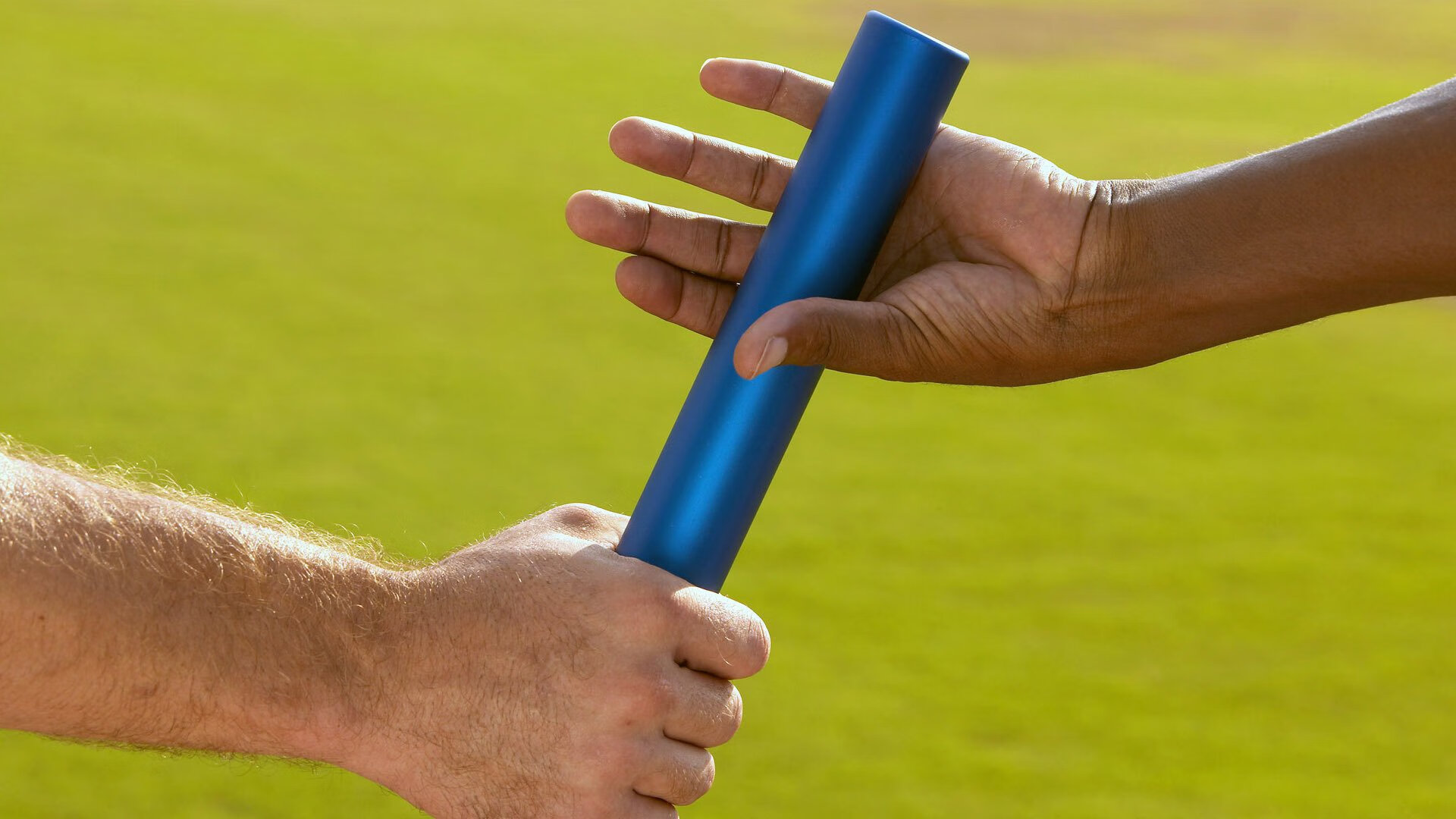 前曼联主帅滕哈赫成为阿贾克斯新任主教练的热门人选。，滕哈格曼联