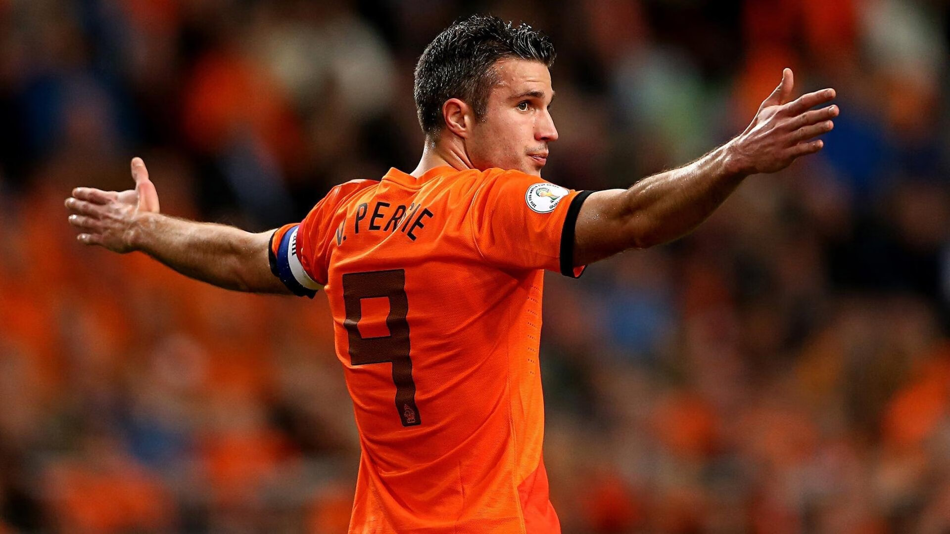 AYX体育-史上最年轻“欧冠进球王”首次登场，最年轻的欧冠夺冠球队